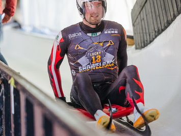 SIGULDĀ NOSKAIDROTI VETERĀNU SACENSĪBU UZVARĒTĀJI KAMANIŅU SPORTĀ