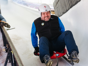 SIGULDĀ NOSKAIDROTI VETERĀNU SACENSĪBU UZVARĒTĀJI KAMANIŅU SPORTĀ