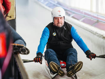 SIGULDĀ NOSKAIDROTI VETERĀNU SACENSĪBU UZVARĒTĀJI KAMANIŅU SPORTĀ