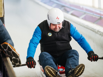 SIGULDĀ NOSKAIDROTI VETERĀNU SACENSĪBU UZVARĒTĀJI KAMANIŅU SPORTĀ