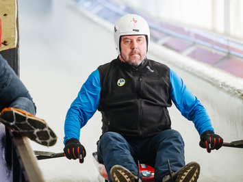 SIGULDĀ NOSKAIDROTI VETERĀNU SACENSĪBU UZVARĒTĀJI KAMANIŅU SPORTĀ