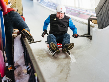 SIGULDĀ NOSKAIDROTI VETERĀNU SACENSĪBU UZVARĒTĀJI KAMANIŅU SPORTĀ