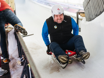 SIGULDĀ NOSKAIDROTI VETERĀNU SACENSĪBU UZVARĒTĀJI KAMANIŅU SPORTĀ