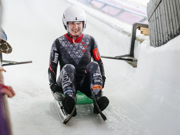 SIGULDĀ NOSKAIDROTI VETERĀNU SACENSĪBU UZVARĒTĀJI KAMANIŅU SPORTĀ