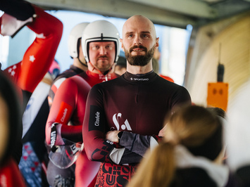 SIGULDĀ NOSKAIDROTI VETERĀNU SACENSĪBU UZVARĒTĀJI KAMANIŅU SPORTĀ