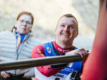 SIGULDĀ NOSKAIDROTI VETERĀNU SACENSĪBU UZVARĒTĀJI KAMANIŅU SPORTĀ