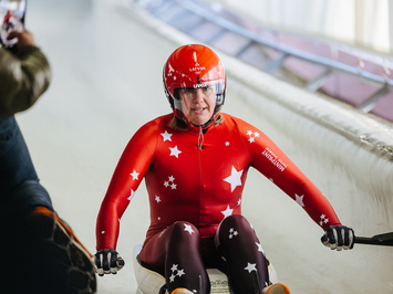 SIGULDĀ NOSKAIDROTI VETERĀNU SACENSĪBU UZVARĒTĀJI KAMANIŅU SPORTĀ