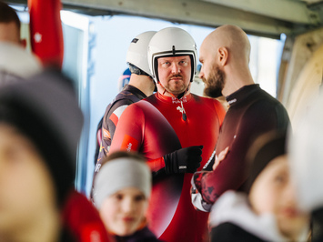 SIGULDĀ NOSKAIDROTI VETERĀNU SACENSĪBU UZVARĒTĀJI KAMANIŅU SPORTĀ