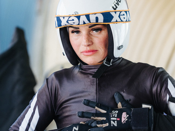 SIGULDĀ NOSKAIDROTI VETERĀNU SACENSĪBU UZVARĒTĀJI KAMANIŅU SPORTĀ