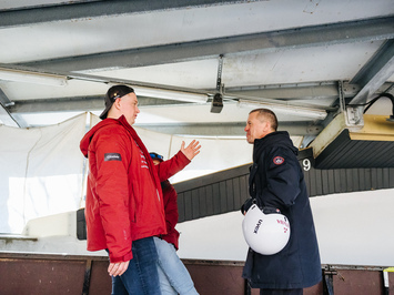 SIGULDĀ NOSKAIDROTI VETERĀNU SACENSĪBU UZVARĒTĀJI KAMANIŅU SPORTĀ