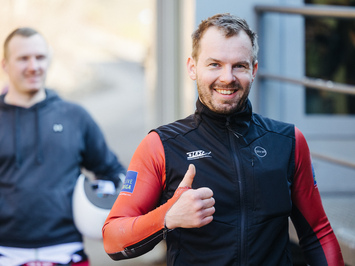 SIGULDĀ NOSKAIDROTI VETERĀNU SACENSĪBU UZVARĒTĀJI KAMANIŅU SPORTĀ