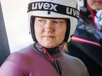 SIGULDĀ NOSKAIDROTI VETERĀNU SACENSĪBU UZVARĒTĀJI KAMANIŅU SPORTĀ