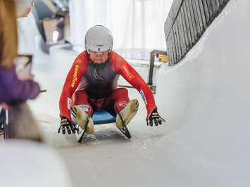 SIGULDĀ NOSKAIDROTI VETERĀNU SACENSĪBU UZVARĒTĀJI KAMANIŅU SPORTĀ