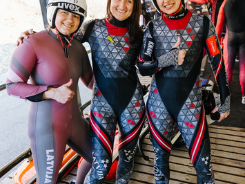 SIGULDĀ NOSKAIDROTI VETERĀNU SACENSĪBU UZVARĒTĀJI KAMANIŅU SPORTĀ