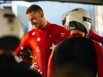 SIGULDĀ NOSKAIDROTI VETERĀNU SACENSĪBU UZVARĒTĀJI KAMANIŅU SPORTĀ