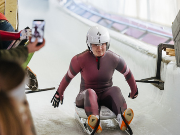 SIGULDĀ NOSKAIDROTI VETERĀNU SACENSĪBU UZVARĒTĀJI KAMANIŅU SPORTĀ