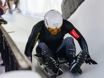 SIGULDĀ NOSKAIDROTI VETERĀNU SACENSĪBU UZVARĒTĀJI KAMANIŅU SPORTĀ