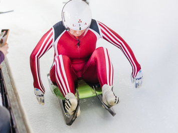 SIGULDĀ NOSKAIDROTI VETERĀNU SACENSĪBU UZVARĒTĀJI KAMANIŅU SPORTĀ