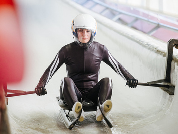 SIGULDĀ NOSKAIDROTI VETERĀNU SACENSĪBU UZVARĒTĀJI KAMANIŅU SPORTĀ