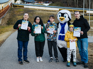 SIGULDĀ NOSKAIDROTI VETERĀNU SACENSĪBU UZVARĒTĀJI KAMANIŅU SPORTĀ