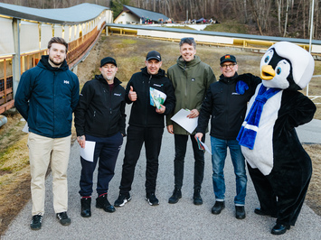 SIGULDĀ NOSKAIDROTI VETERĀNU SACENSĪBU UZVARĒTĀJI KAMANIŅU SPORTĀ