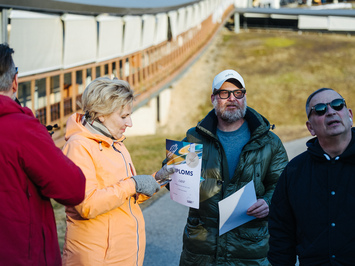 SIGULDĀ NOSKAIDROTI VETERĀNU SACENSĪBU UZVARĒTĀJI KAMANIŅU SPORTĀ