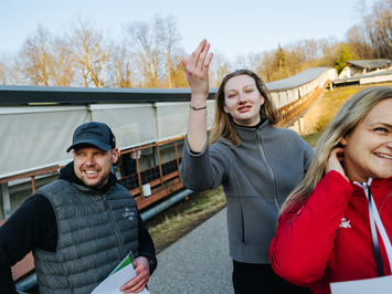 SIGULDĀ NOSKAIDROTI VETERĀNU SACENSĪBU UZVARĒTĀJI KAMANIŅU SPORTĀ