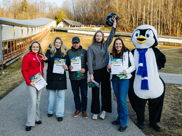 SIGULDĀ NOSKAIDROTI VETERĀNU SACENSĪBU UZVARĒTĀJI KAMANIŅU SPORTĀ