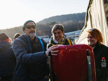 SIGULDĀ NOSKAIDROTI VETERĀNU SACENSĪBU UZVARĒTĀJI KAMANIŅU SPORTĀ