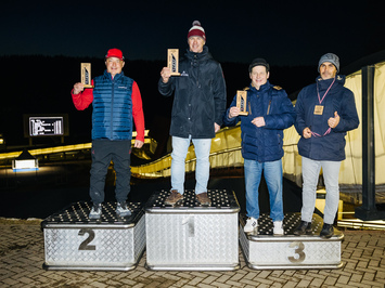 SIGULDĀ NOSKAIDROTI VETERĀNU SACENSĪBU UZVARĒTĀJI KAMANIŅU SPORTĀ