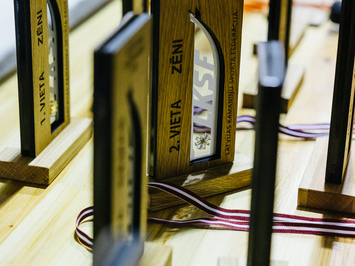 SIGULDĀ NOSKAIDROTI VETERĀNU SACENSĪBU UZVARĒTĀJI KAMANIŅU SPORTĀ