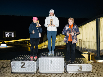 SIGULDĀ NOSKAIDROTI VETERĀNU SACENSĪBU UZVARĒTĀJI KAMANIŅU SPORTĀ