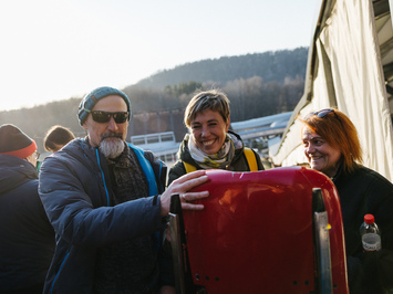 SIGULDĀ NOSKAIDROTI VETERĀNU SACENSĪBU UZVARĒTĀJI KAMANIŅU SPORTĀ