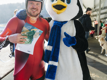 SIGULDĀ NOSKAIDROTI VETERĀNU SACENSĪBU UZVARĒTĀJI KAMANIŅU SPORTĀ