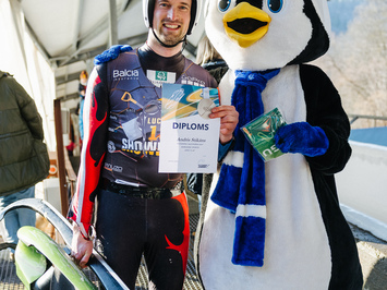 SIGULDĀ NOSKAIDROTI VETERĀNU SACENSĪBU UZVARĒTĀJI KAMANIŅU SPORTĀ