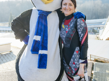 SIGULDĀ NOSKAIDROTI VETERĀNU SACENSĪBU UZVARĒTĀJI KAMANIŅU SPORTĀ