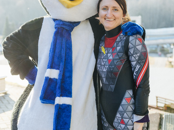 SIGULDĀ NOSKAIDROTI VETERĀNU SACENSĪBU UZVARĒTĀJI KAMANIŅU SPORTĀ