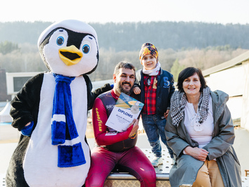 SIGULDĀ NOSKAIDROTI VETERĀNU SACENSĪBU UZVARĒTĀJI KAMANIŅU SPORTĀ