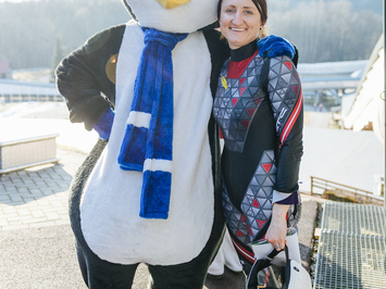 SIGULDĀ NOSKAIDROTI VETERĀNU SACENSĪBU UZVARĒTĀJI KAMANIŅU SPORTĀ