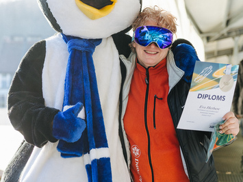 SIGULDĀ NOSKAIDROTI VETERĀNU SACENSĪBU UZVARĒTĀJI KAMANIŅU SPORTĀ