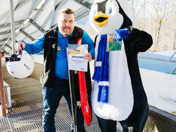 SIGULDĀ NOSKAIDROTI VETERĀNU SACENSĪBU UZVARĒTĀJI KAMANIŅU SPORTĀ