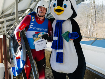 SIGULDĀ NOSKAIDROTI VETERĀNU SACENSĪBU UZVARĒTĀJI KAMANIŅU SPORTĀ