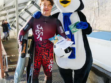 SIGULDĀ NOSKAIDROTI VETERĀNU SACENSĪBU UZVARĒTĀJI KAMANIŅU SPORTĀ