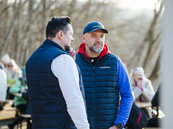 SIGULDĀ NOSKAIDROTI VETERĀNU SACENSĪBU UZVARĒTĀJI KAMANIŅU SPORTĀ