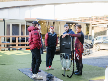 SIGULDĀ NOSKAIDROTI VETERĀNU SACENSĪBU UZVARĒTĀJI KAMANIŅU SPORTĀ