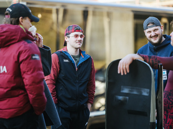 SIGULDĀ NOSKAIDROTI VETERĀNU SACENSĪBU UZVARĒTĀJI KAMANIŅU SPORTĀ