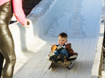 SIGULDĀ NOSKAIDROTI VETERĀNU SACENSĪBU UZVARĒTĀJI KAMANIŅU SPORTĀ