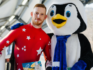 SIGULDĀ NOSKAIDROTI VETERĀNU SACENSĪBU UZVARĒTĀJI KAMANIŅU SPORTĀ