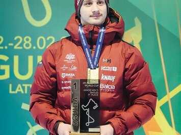 DROSME SĀKT NO JAUNA – JUNIORS GRUZDULIS-BOROVOJS IEMIN UZVARAS CEĻU JAUNĀ KAMANIŅU DISCIPLĪNĀ